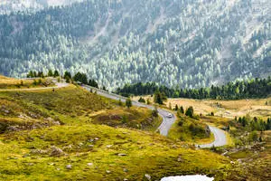 1920x1080 HD Nature Curvy Road
