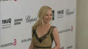 Anne Heche in a chic casual dress