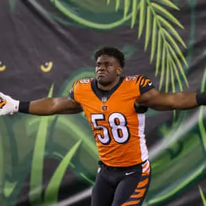 Carl Lawson Entering Stadium