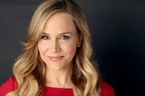 Beautiful Julie Benz with Wavy Brown Hair