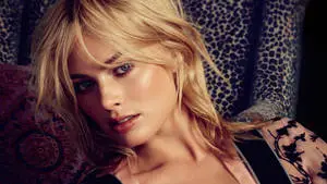 Margot Robbie Beautiful Actress HD Close-up