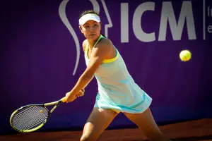 Shuai Peng To Smash Ball