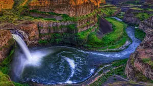 Spectacular Palouse Falls HD Waterfall